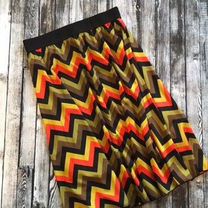 NWOT LuLaRoe Chevron Skirt